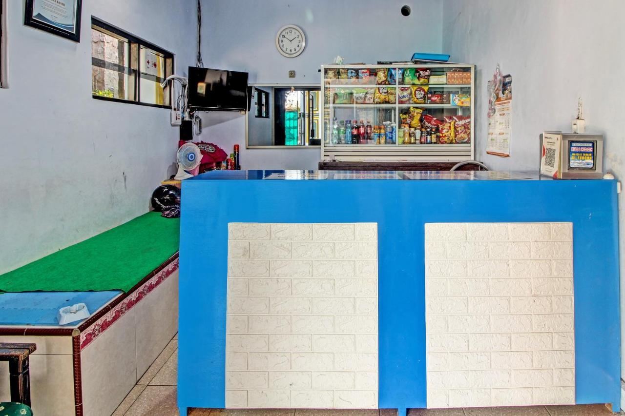Spot On 91694 Hotel Rama Chandra Temanggung エクステリア 写真