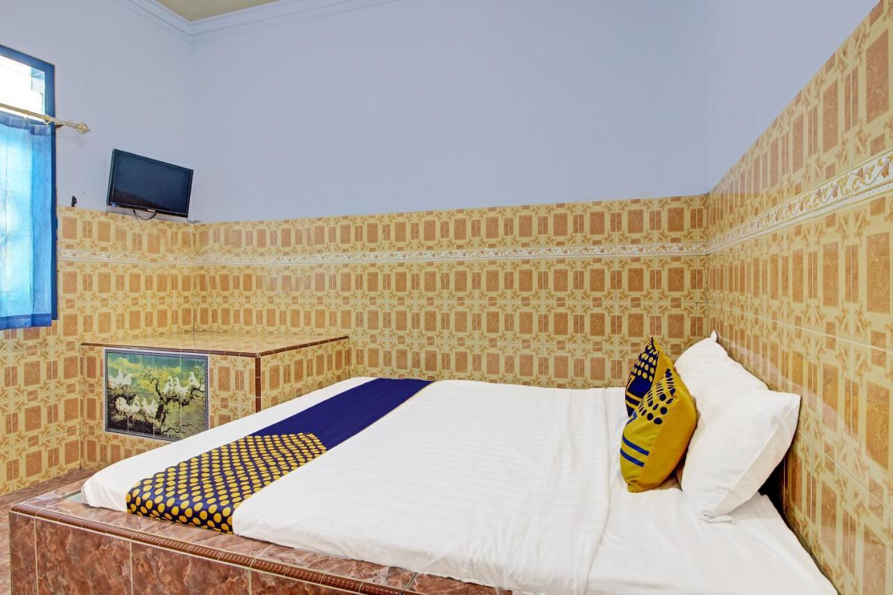 Spot On 91694 Hotel Rama Chandra Temanggung エクステリア 写真