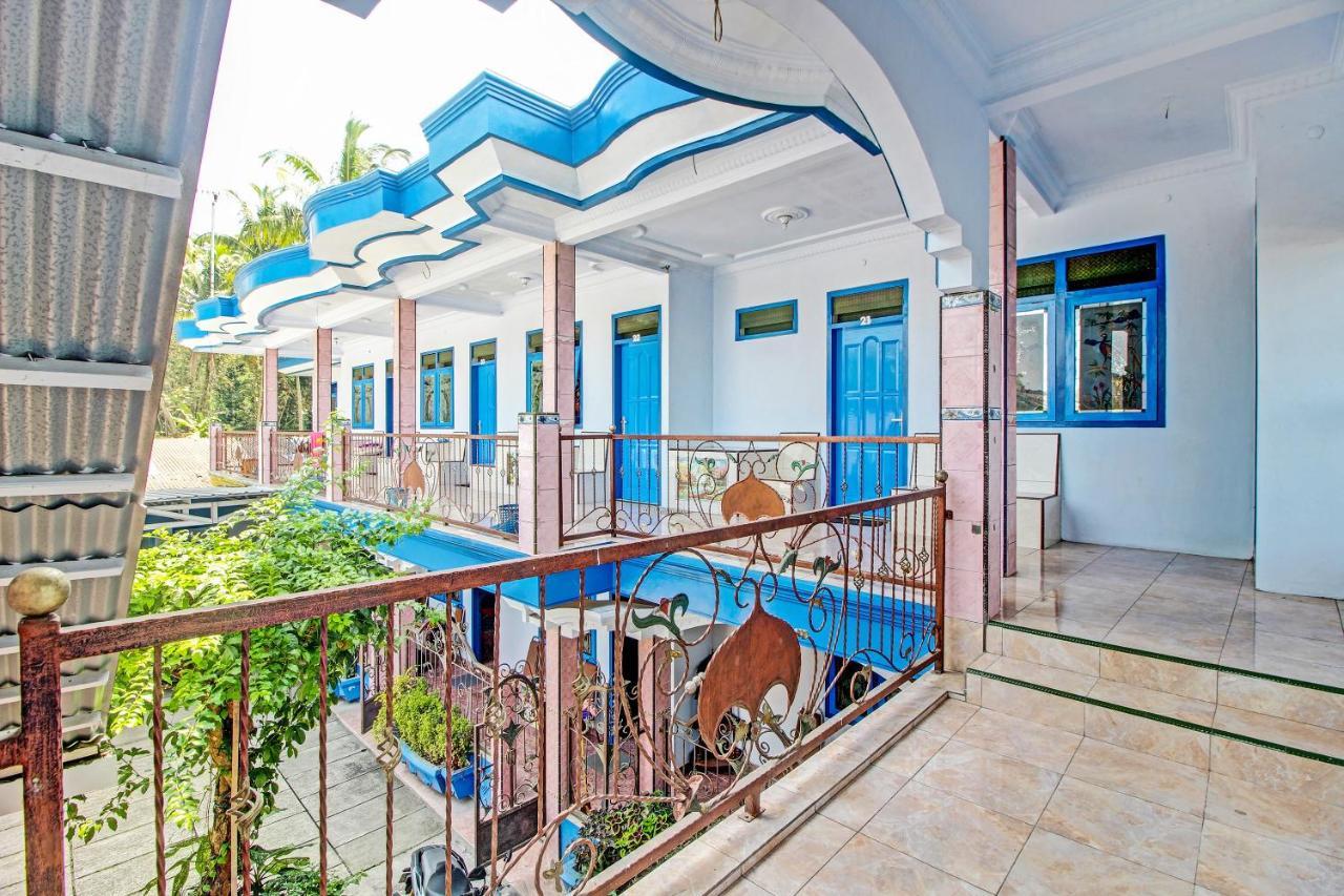 Spot On 91694 Hotel Rama Chandra Temanggung エクステリア 写真