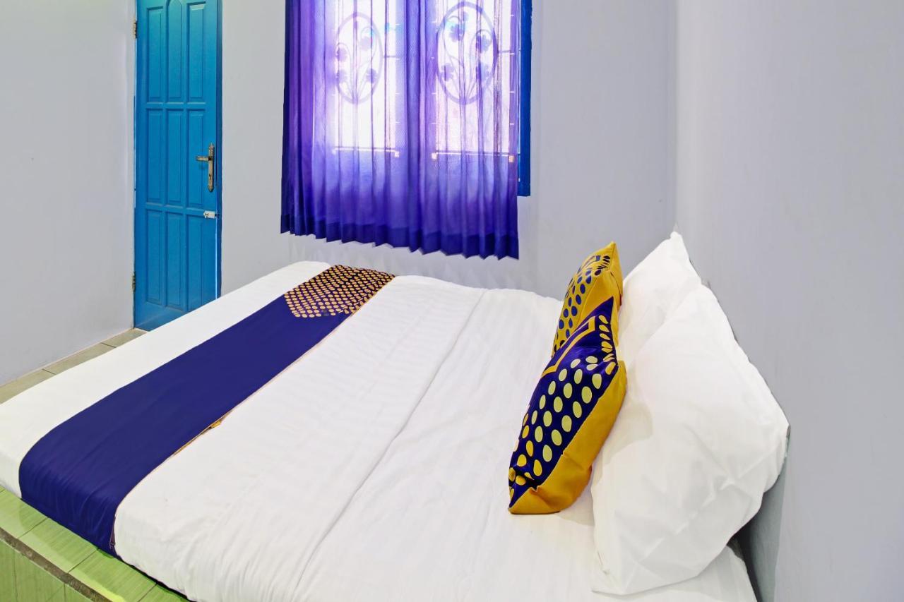 Spot On 91694 Hotel Rama Chandra Temanggung エクステリア 写真