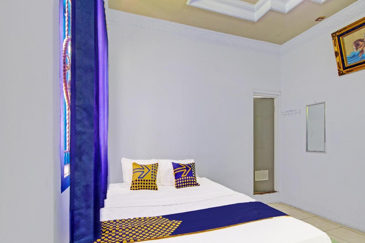 Spot On 91694 Hotel Rama Chandra Temanggung エクステリア 写真